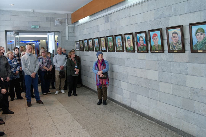 В Сосновоборском ДК «Строитель» открылась выставка «Запомни их, шагнувших в вечность...»