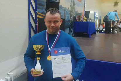 Полицейские Соснового Бора отличились в гиревом спорте и в волейболе