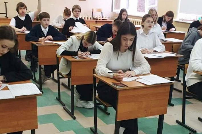 Девятиклассники в Сосновом Бору написали пробный экзамен по математике