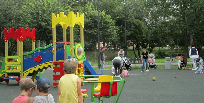 В Сосновом Бору заменят и обновят оборудование на детских площадках